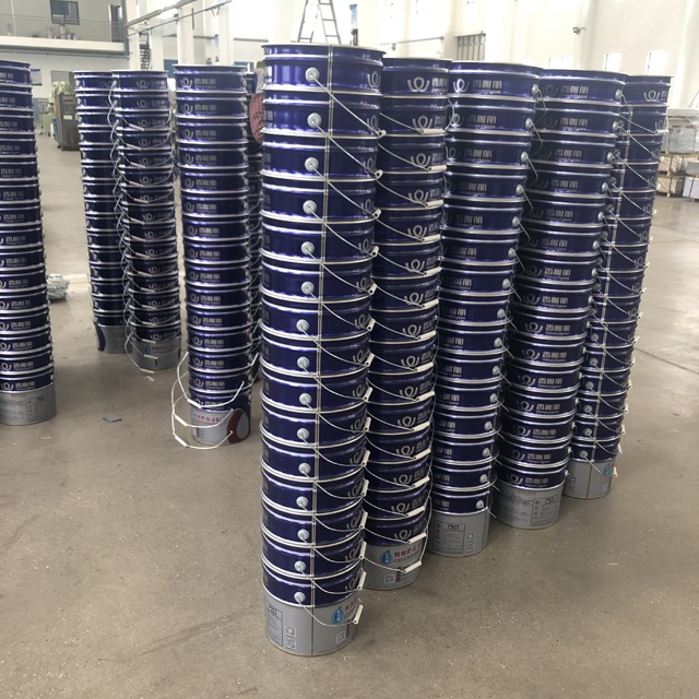 Manufacturer of 15 liter paint tin bucket with lock ring lid